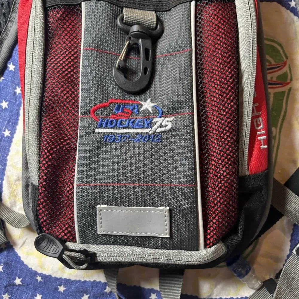 NEW High Sierra Hydration Pack 2 Liter‎ Reservoir Gator Red & Grey